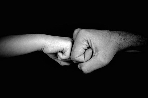 hands-6603652_640