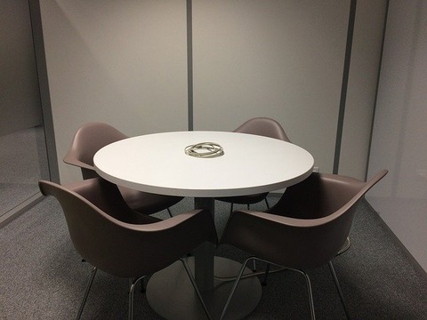 meeting-room-2170534_640