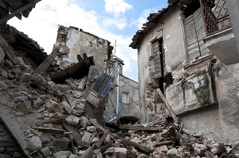 earthquake-1665870_640