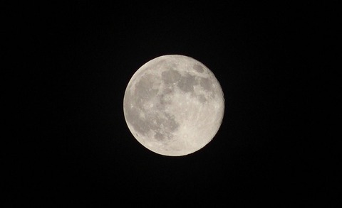 moon-3261374_640