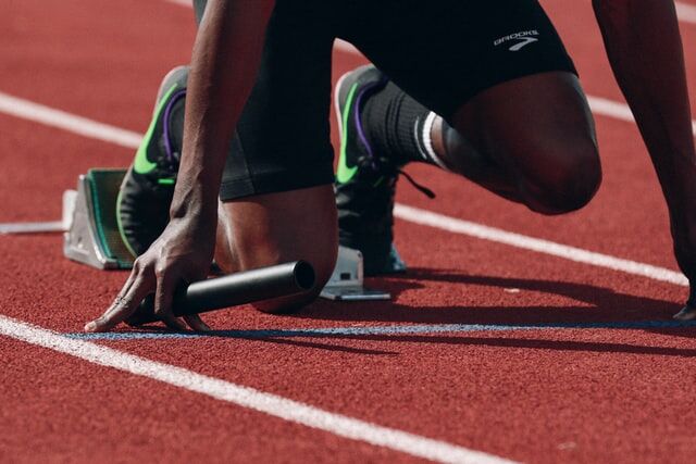 東京五輪 陸上100m決勝のど派手演出がかっこいいと話題 反応まとめ プロジェクションマッピング つぶちゃん Twitterまとめ 東京五輪 陸上100m決勝のど派手演出がかっこいいと話題 反応まとめ プロジェクションマッピング つぶちゃん Twitterまとめ