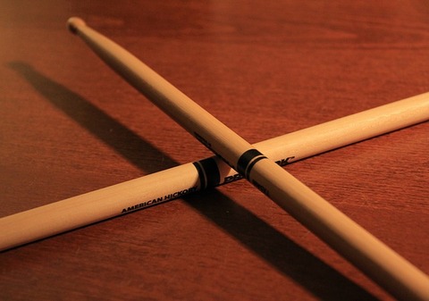 drum-sticks-933186_640