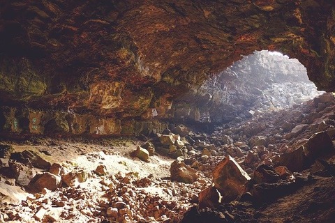 cave-690348_640