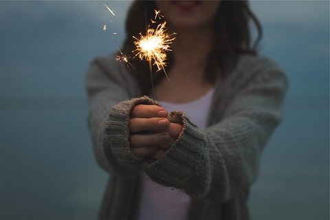 sparkler-677774_640