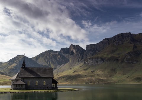 grey-wooden-house-near-mountain-2414454