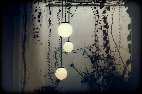 lamps-918495_640