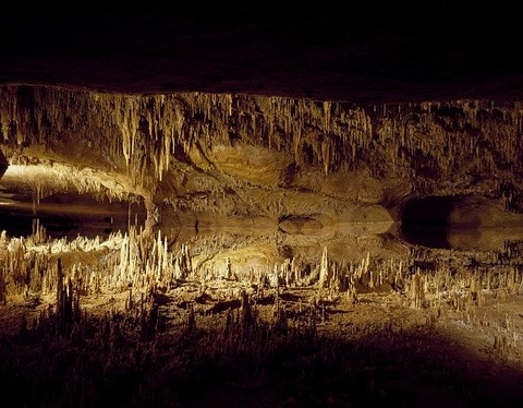 cavern-554374_640