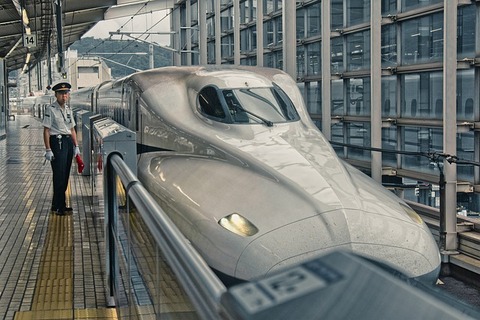 shinkansen-5237269_640