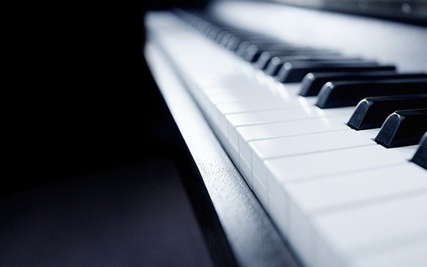piano-gfbfa45716_640