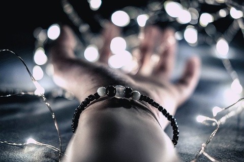 illuminated-3106843_640