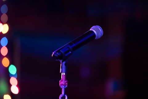 microphone-3916442_640