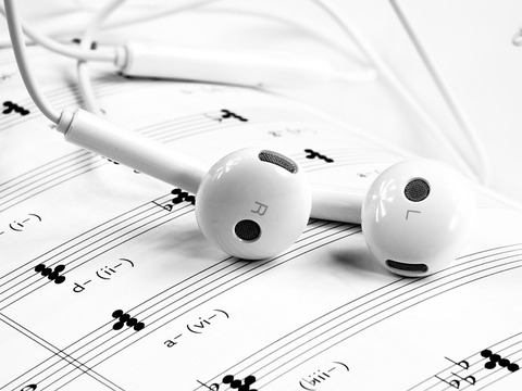 music-1874621_640