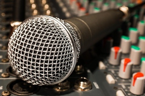 microphone-626618_640