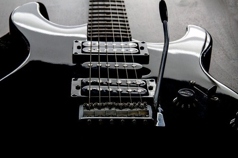 guitar-2472245_640