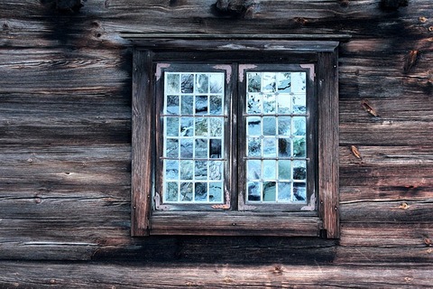 window-1702971_640