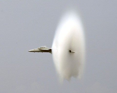 breaking-the-sound-barrier-99684_640