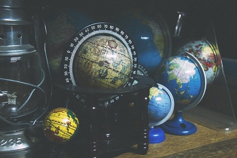 globes-918929_640