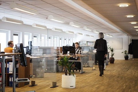 office-g8598f87b0_640