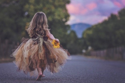 childhood-2483894_640