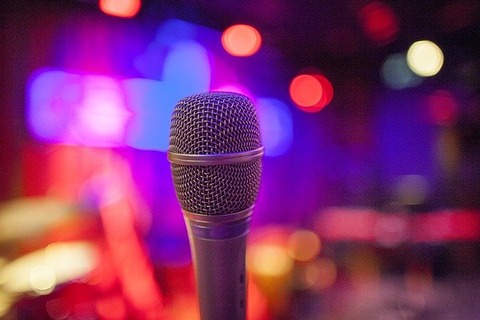 microphone-4697050_640