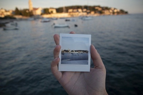 polaroid-5544225_640