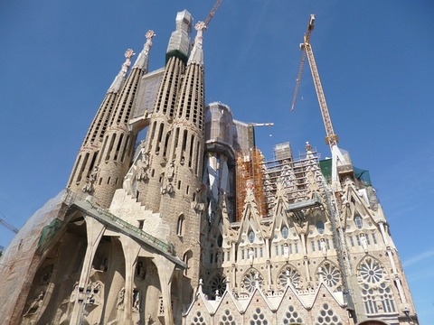 la-sagrada-familia-327659_640