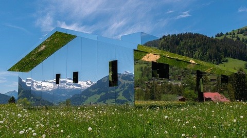 mirror-house-4278612_640