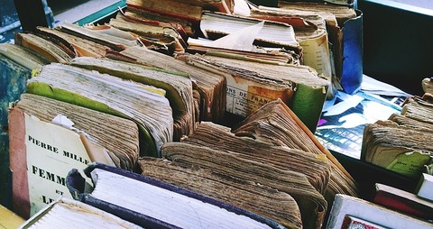 books-1644060_640