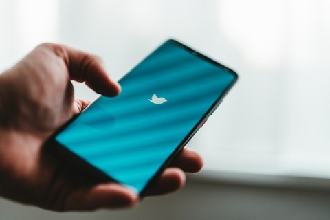 claudio-schwarz-OywN-NUpPqM-unsplash
