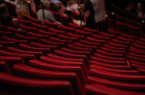 theatre-g8f49accd0_640