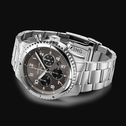 AVIATOR 8 B01 CHRONOGRAPH 43 (4)