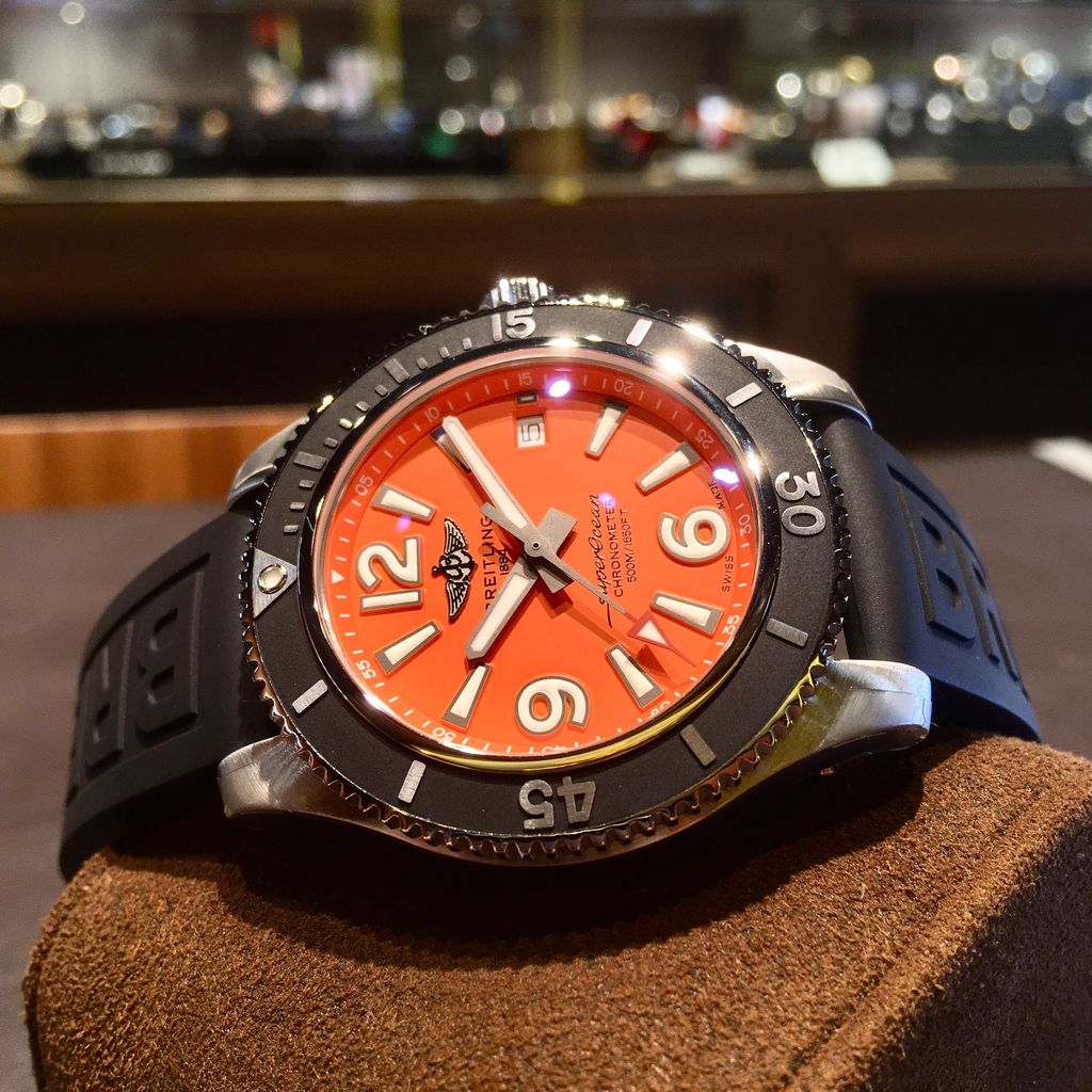 大変珍しいオレンジ文字盤のスーパーオーシャン入荷しました 大変珍しいオレンジ文字盤のスーパーオーシャン入荷しました