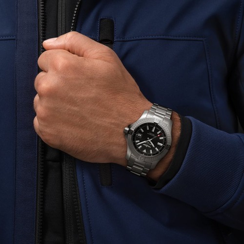 a17318101b1a1-avenger-automatic-43-on-wrist