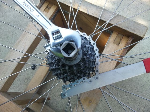 自転車 強く踏むと ギヤ飛び