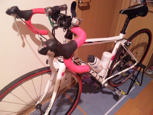 FELT ロードバイク Z100 ドロップハンドル　グリップテープ交換済 FELT ロードバイク Z100 ドロップハンドル グリップテープ交換済