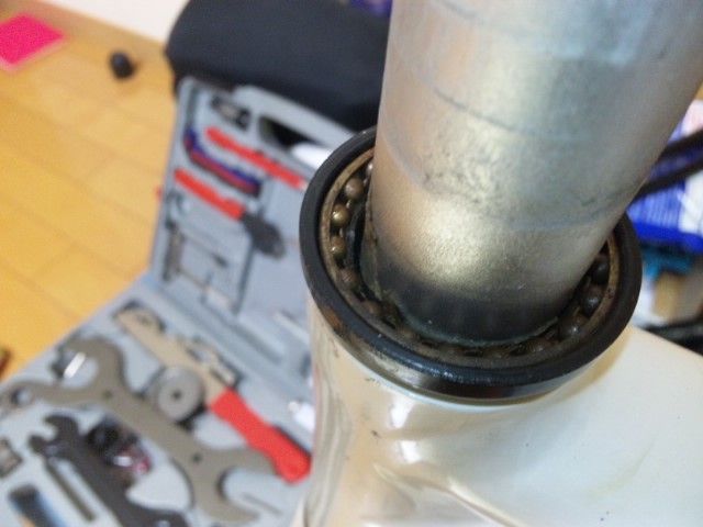 自転車 ヘッド パーツ グリス アップ