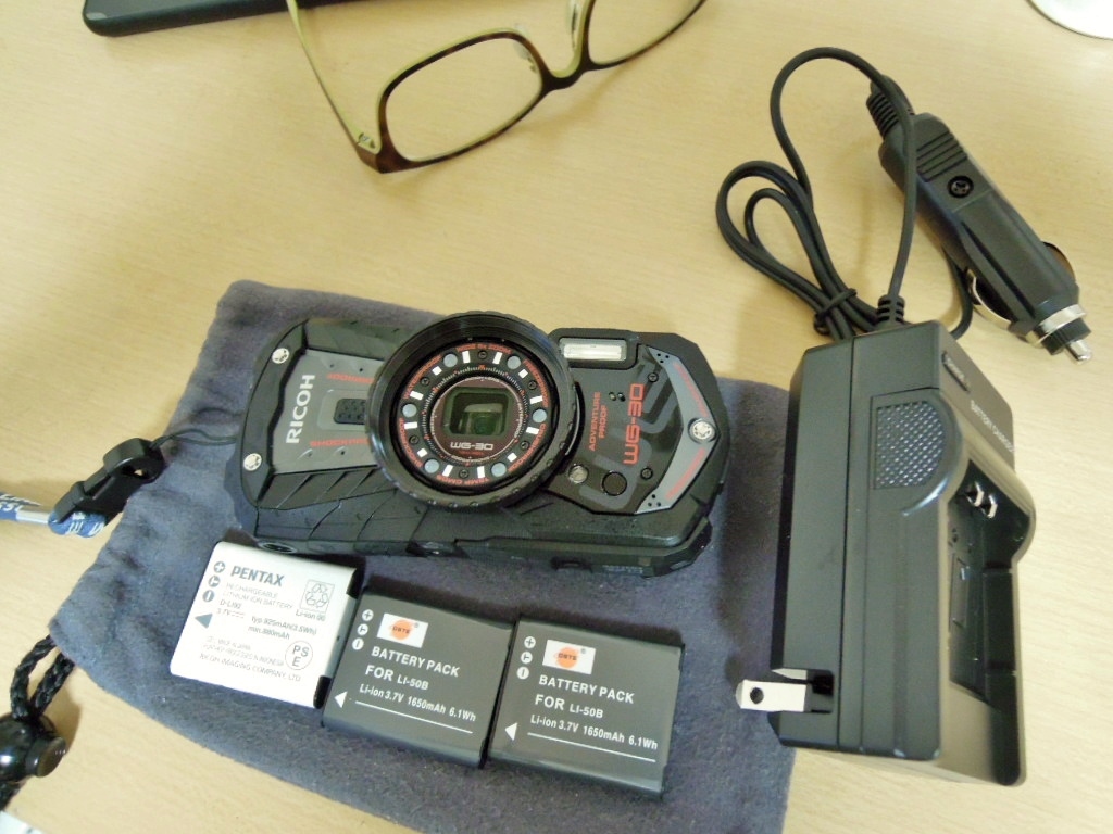 リコー防水コンデジWG-30実戦投入 予備バッテリーやレンズ リコー防水コンデジWG-30実戦投入 予備バッテリーやレンズ