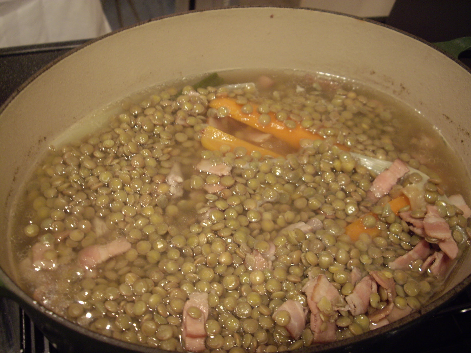 豚三枚肉とレンズ豆の煮込み マダムミネルヴァ の美食日記