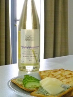 cracker&wine
