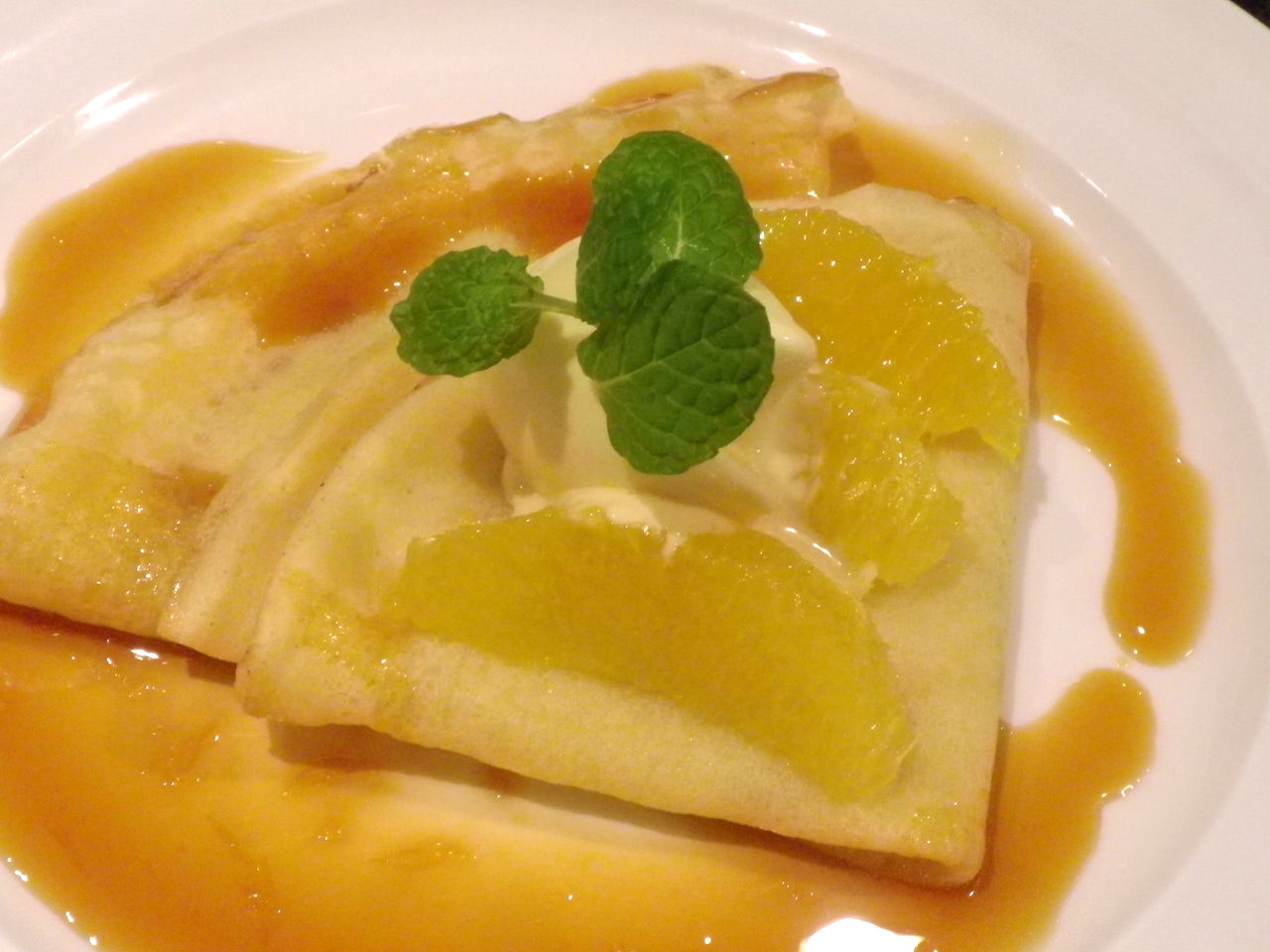 クレープシュゼットを作りましょう マダムミネルヴァ の美食日記 クレープシュゼットを作りましょう マダムミネルヴァ の美食日記