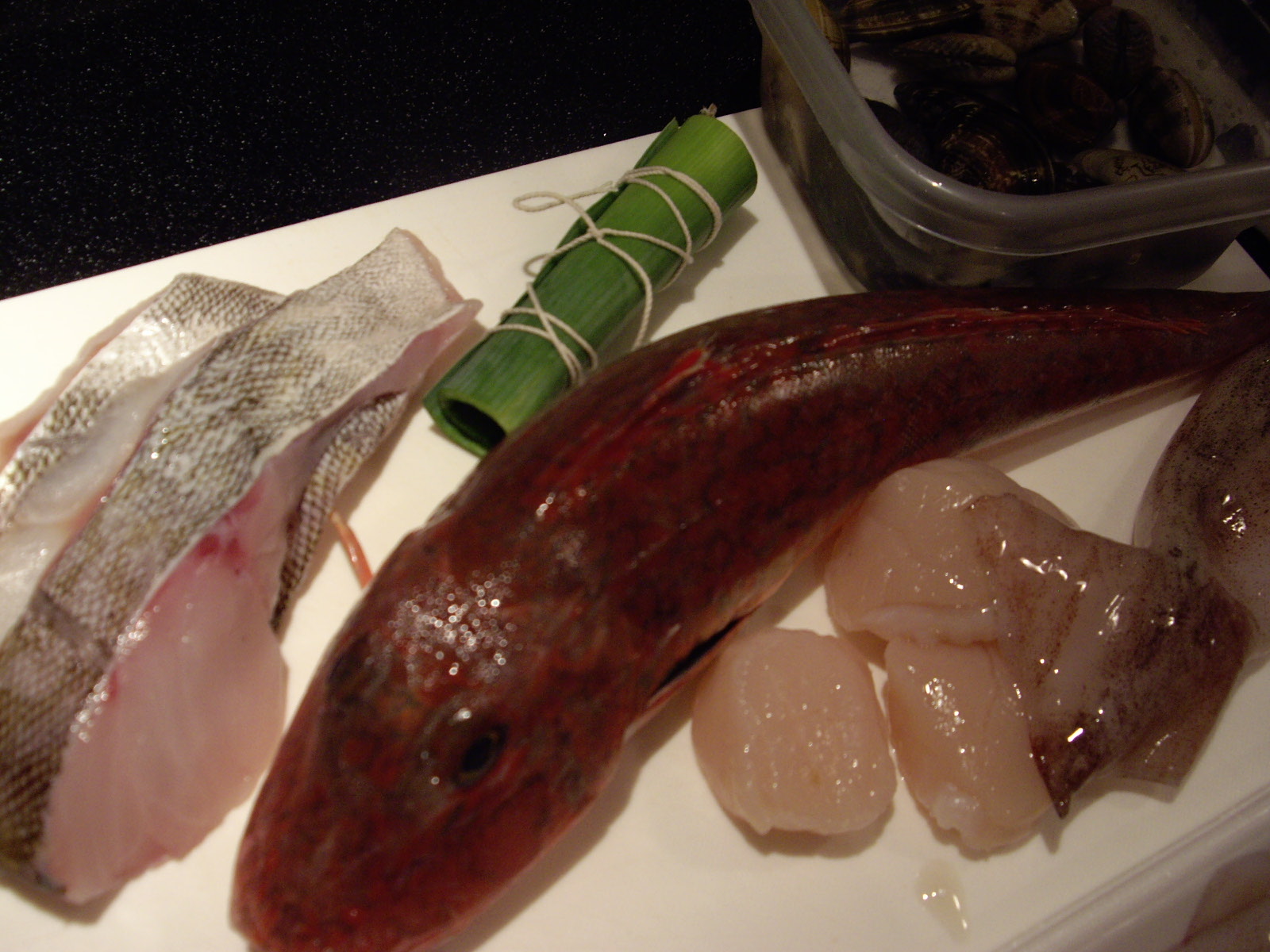 お鍋１つの簡単フレンチ ブイヤベース 基本のお菓子 ダッコワーズ マダムミネルヴァ の美食日記