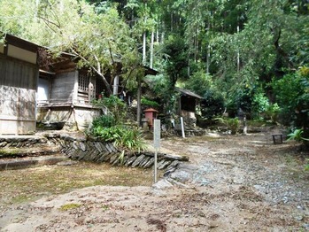 １２番への道（柳水庵）