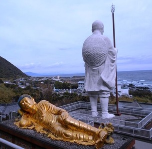 室戸岬の涅槃像