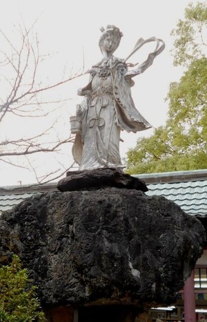 51番石手寺（バロックな女人像）