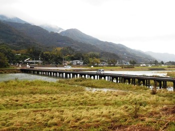 ２０番への道（沈下橋）