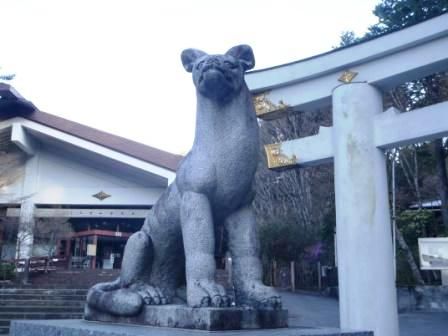 三峰神社狛犬