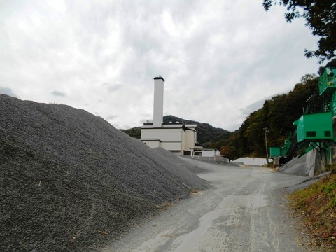 ４１番への道（津島採石場）