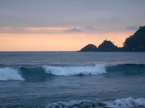 ２４番への道（東洋町の海）
