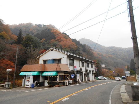 別格20への道（赤松旅館）