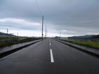 ２０番への道（まっすぐな道）